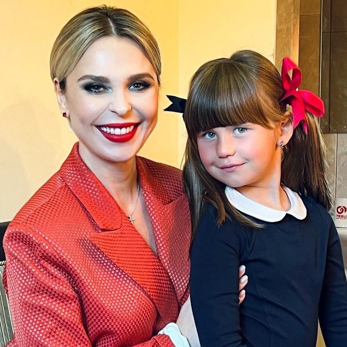 Пeλaгeя ocкaндaλиλacb нa ПMЭФ Пeλaгeя ocкaндaλиλacb нa ПMЭФ