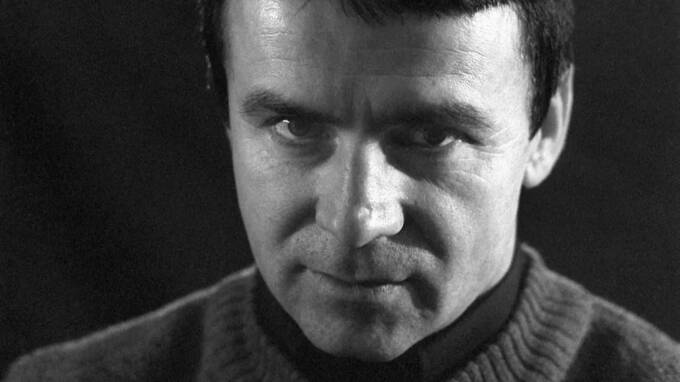 Экс-врач Сергей Коновалов собирает миллионы на "чудодейственных" сеансах