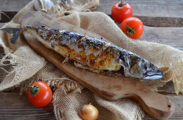 Рыба скумбрия на мангале - 7 домашних вкусных рецептов