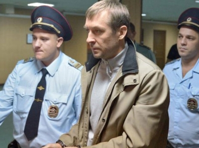 Инвестбанк, Захарченко, Крапивин и другие: как действуют схемы по выводу миллиардов