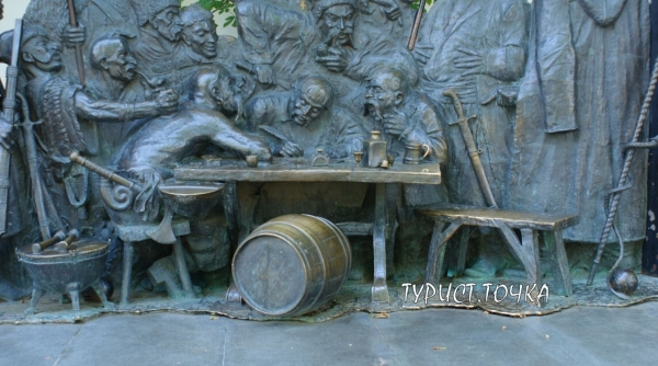 Почему памятник запорожским казакам установлен в Краснодаре?